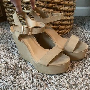 Nude Wedges
